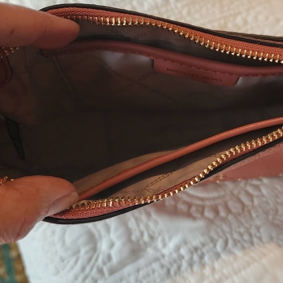 Michael Kors Sunset Peach Camden Small Pouchette Bag - Picture 3 of 4